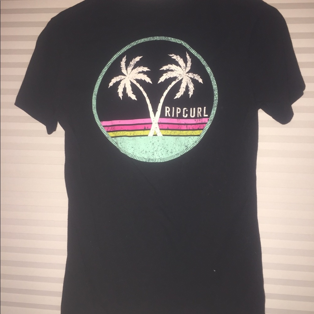 Only worn once rip curl tropical/bright fitted tee